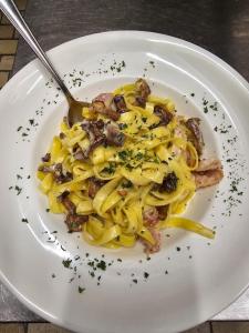 Hotel Iris- Pizzeria Ristorante La Taverna