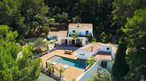 VILLA HOLISTIKA : BED AND BREAKFAST POOL AIR CONDITIONING MONT FARON TOULON