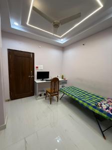 Single Room - Balaji Complex