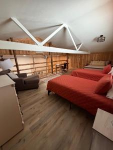 20 min from Butte, minutes from The Big Hole River