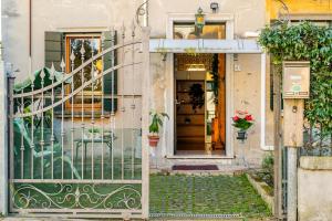 Private Garden Apartment near Mestre Station 10 min train to Venice