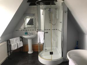 Stunning Castle with outstanding sea and estuary views in South Devon