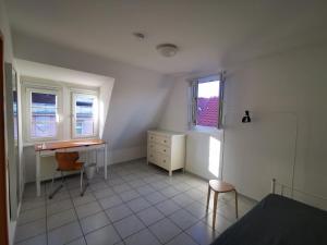 Urbanes Zimmer in Gäste-Wohnung