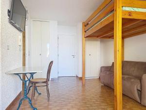 Studio climatisé avec grande terrasse à Bormes - FR-1-610-109