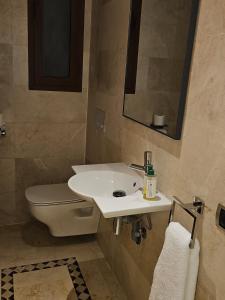 Luxury Apartment with Pools & Aquatic Club