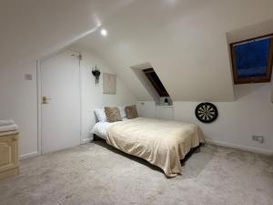 Modern 2-Bedroom Burnham High Street