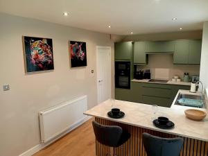 Martindale Close - 3 Bedrooms - Sleeps 5