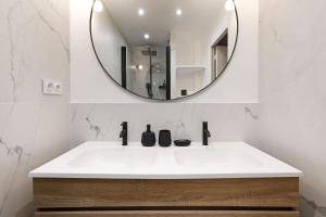 Sublime apartment 2BR 6P Balcony Eiffel Tower