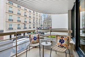 Sublime apartment 2BR 6P Balcony Eiffel Tower