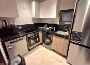 Two-bedroom apartment in balcony, 2 baths, kitchen