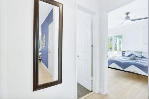 1BR Miami Beach Apt with King plus 2 Queens & Parking