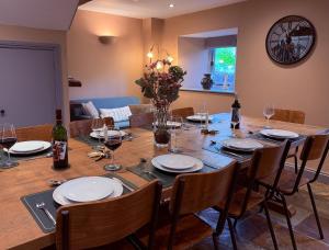 Hareside, Cotswold Cottage in Poulton