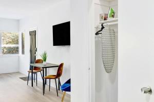 Bright 1BR Miami Beach Stay Near the Ocean