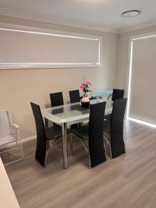 Bright Family-Friendly Home 5 bedrooms