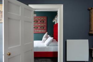 Bennetts Lodgings - Stylish 2BR Georgian Flat - Heart of Bath - Sleep 6
