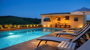 Masia La Morera autenticidad renovada 100 porcien a 10 minutos de Sitges en coche 12 huespedes Piscina Aire Aconc 6 Suites Apertura 15 Julio 2025