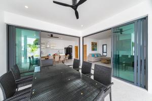 See 8 - 3BR Private Pool 900 m SilverBeach by MO Estate