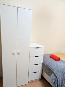 Charming 2BR Cottage