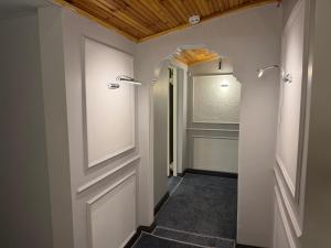 lily airport otel