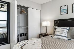 MICH AVE, Downtown, Grant Park 2bd-2ba 23