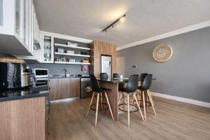 Coastal Hospitality - Beach Club 401