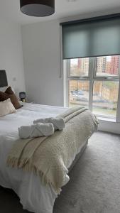 Lake View Apartment - Modern 1-Bed, 6th floor