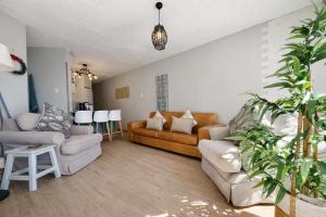 Coastal Hospitality - De Valle 24