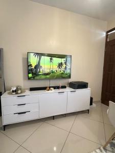 Modern Nyali 1BR with AC,Balcony & SoundBar near Quickmart