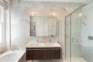 Palace Gardens Terrace