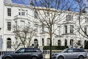 Palace Gardens Terrace