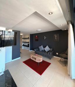 Red Palace- 908 The Decks Long Street, City Centre