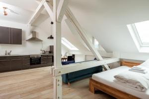 Central & bright - attic apartment in Häselburg