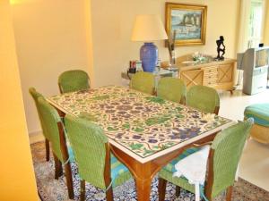 Beachfront 2 BD Apartment & Private Garden