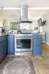 Downtown Retreat • Perfect for Families or Groups!