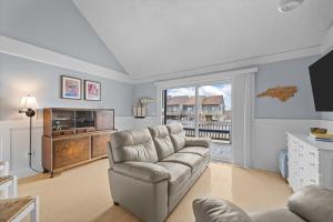 Beach, Ocean & Sound Views at Villa de Mer