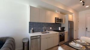 Luxury Walk of Fame Studio