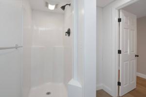 Cozy Private Suite | Near BTV Airport & UVM