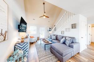 Sugar Bean Shack: Vibrant home with private pool