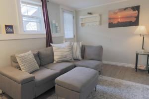 Stylish 1-Bed with Office • Minutes To Church St