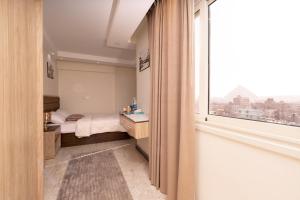 Great Khufu Pyramid View