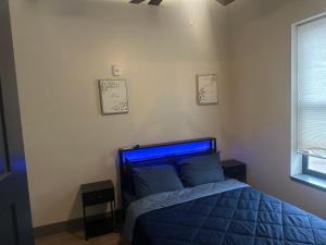304 New Luxury Downton Condo with Fireplace, 2 bdrm