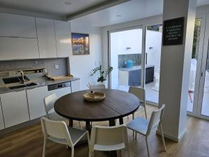 Amazing 2 Bed with AC Terrace Beach 6min walk