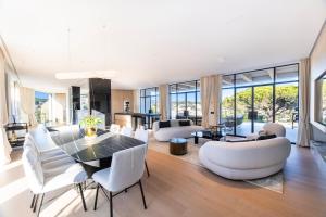 New 5BR Retreat with Pool, Terrace & Garden