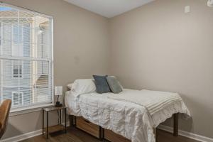 New Modern Stay Across from UNC-P with Pool & Gym
