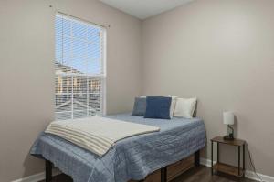 New Modern Stay Across from UNC-P with Pool & Gym