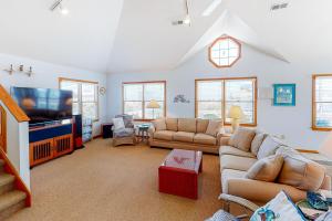 AVKS153 Hatteras-S-Cape #53-1