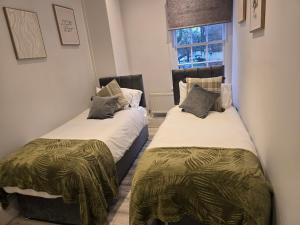 Apartment - Sleeps 6 & Near Station