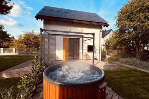 Holiday home with jacuzzi, for 5 people