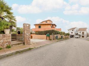 With private garden and air conditioning