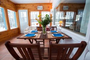 Dudley House Lakeside Retreat with Access to Private Beach